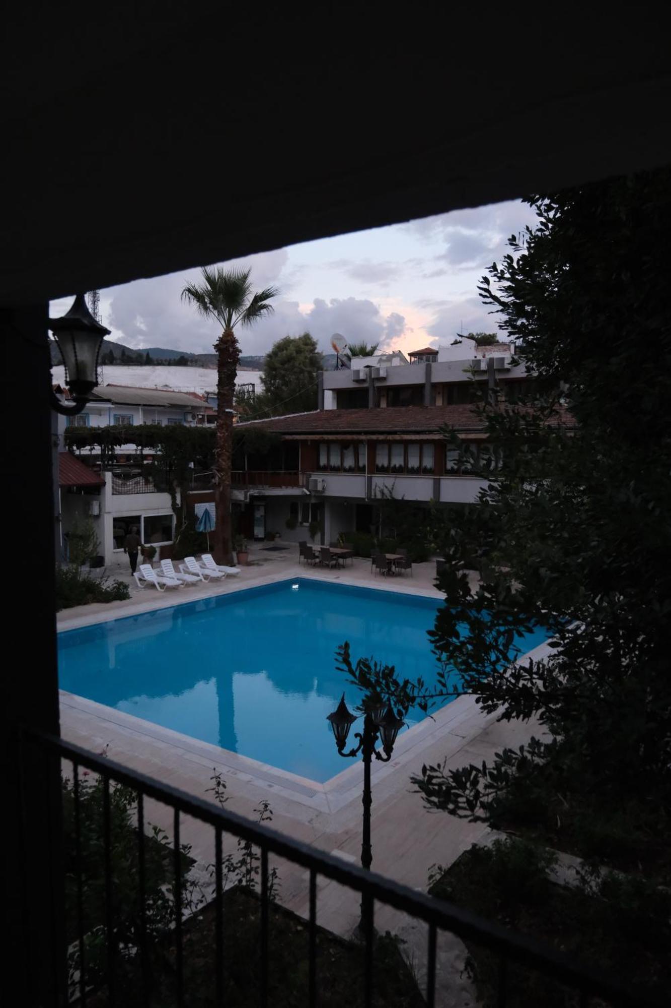 Artemis Yoeruek Otel Old Town 帕莫卡莱 外观 照片